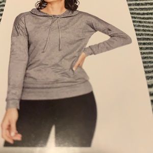 Skechers gowalk wear medium, relaxed fit hoodie, color white gray.